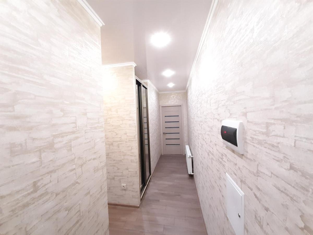 Vip Apartments Lutsk Exterior photo